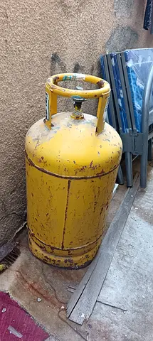 Used Yellow LPG Gas Cylinder (empty)- medium size perfect for family
