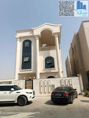 Six bedroom hall Majlis villa available for sale