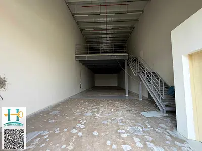 For rent a shibra in industrial 1 in a privileged location, equipped with mezzanine, with a total area of 3500 square feet. Suitable for