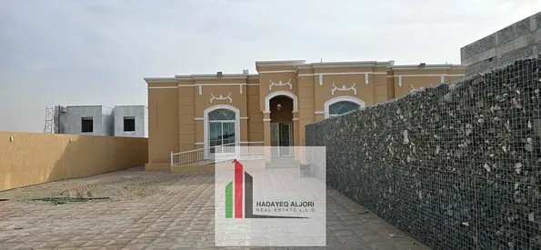 فيلا جديده دور أرضي للايجار 5 غرف ماسر في العوير 1