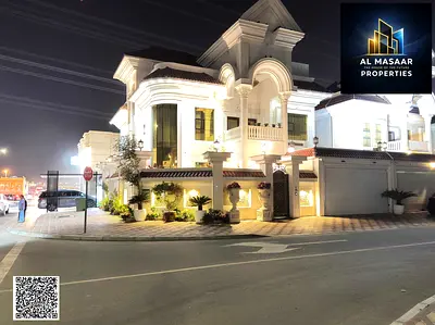 Luxury classic villa with terrace, all-inclusive (electricity, water, and air conditioning), located on the corner of two streets.