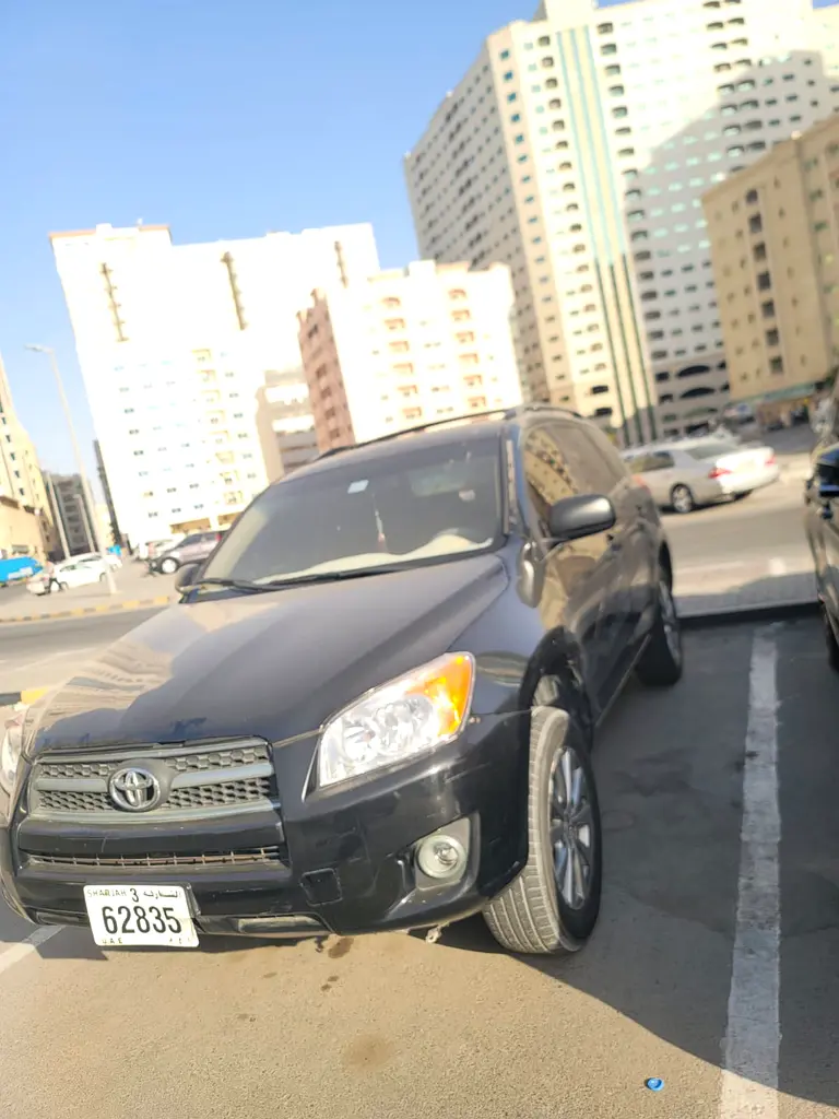 Toyota Rav 4 2010 — photo 1 of 6