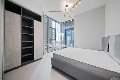 Corner | Fully Furnished & Upgraded | Lake View