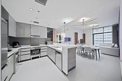 Corner | Fully Furnished & Upgraded | Lake View