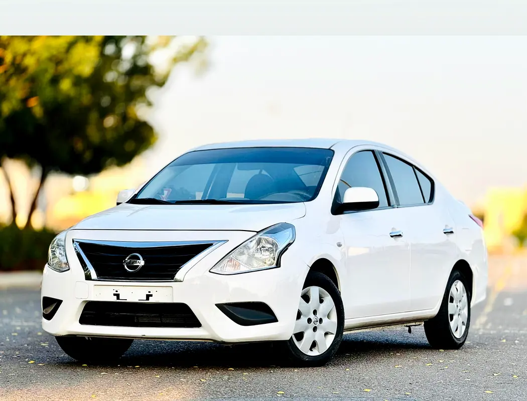 Nissan Sunny 2019 — photo 1 of 5