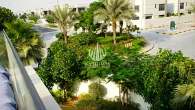 Ready-to-move-in villa, fully furnished - detached villa - complete privacy