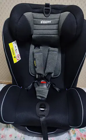Giggles globefix baby car seat 75 aed