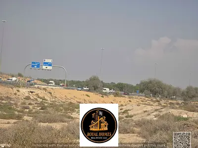 للبيع قطعة ارض سكني تجاري  بمساحة5000 قدم مربع تصريح بناء ارضي+4 طوابق متكرر تملك حر جميع الجنسيات تصلح لبناء بناية ومسموح  ببيع الشقق و المحلات