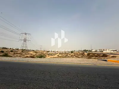 فرصة جريئة أرض على شارع الإمارات العابر
