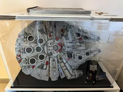Large Detailed Millennium Falcon LEGO Display Set in Acrylic Case