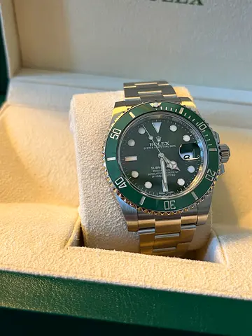 Rolex hulk 116610 LV , full set , 2019 , like new.