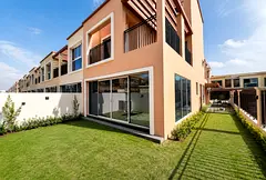 End Corner Unit | Next to Lagoon | Large Plot