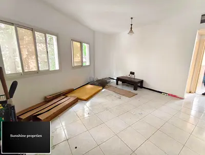 1BHK LAVISH HUGE / NEAR TO BUS STOP/