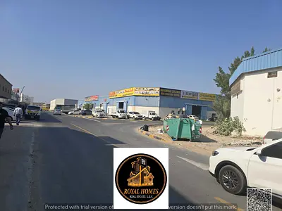 للبيع 44000 قدم مربع بها عدد 4 مستودع و غرف سكن عمال تملك حر جميع الجنسيات