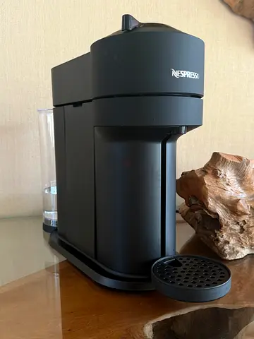 Lightly Used Nespresso Vertuo Next coffee machine | Matt black (with 6 capsules)