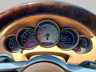2016 Porsche CAYENNE — миниатюра 16