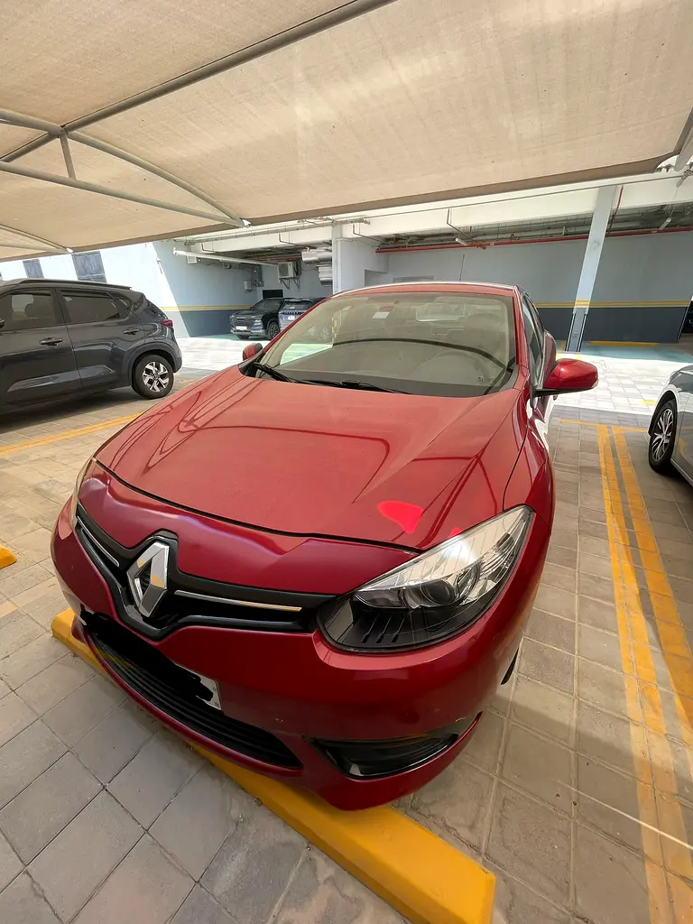 Renault Fluence 2016 — photo 1 of 9