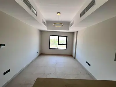 Large area - Central air conditioning - First occupancy - 2 balconies with excellent views - 2 bathrooms - Free parking - Free maintenance