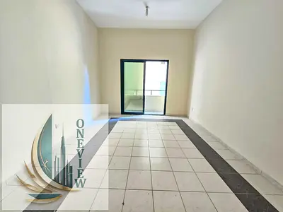 NO DEPOSIT SPACIOUS FLAT 2BHK WITH BALCONY CLOSE HALL RENT 35K WITH 6 CHEQUE PAYMENT