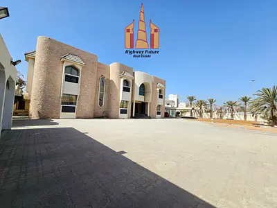 8 Bed room 6 Master room 2 Hall 2 Majlis very big gardan 10 parking Maids room wardrobe big villa 250k.