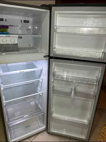 LG fridge freezer good working condition 👍