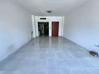 استوديو واسع للإيجار في أبراج الفالكون الراشدية 2 عجمان
