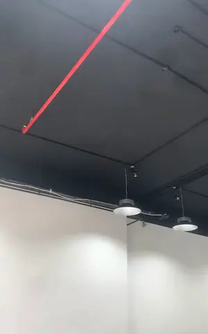 Shop lights 200 W 12 pcs same like new
