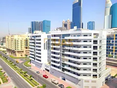 Spacious 2bhk with 2 balcony gym pool parking free near to Metro station