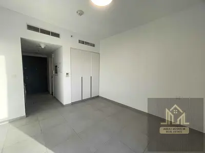 Spacious apartment studio with gym pool parking at hot location east village