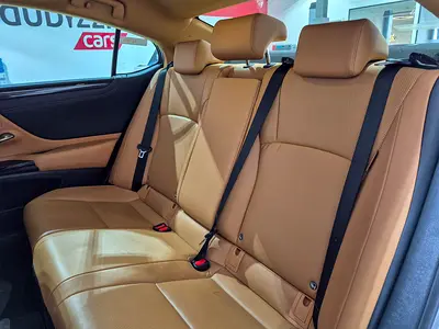 صورة 12 لـ 2023 Lexus ES-SERIES