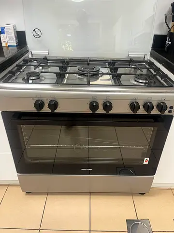 Freestanding 5-Burner Stainless Steel Gas Cooker with Oven - excellent condition