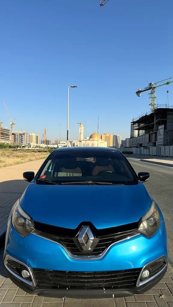 Renault Captur 2016 — photo 1 of 13