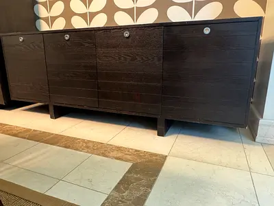 Side cabinet