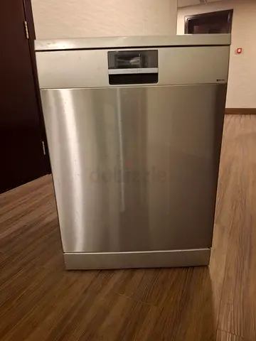 Siemens dishwasher 3 sholf IQ700 steel body