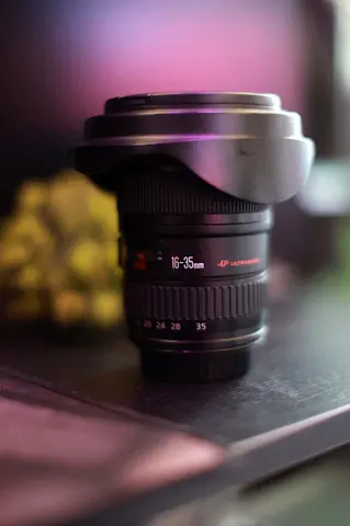 Canon 16-35mm f/2.8 II (ultrawide zoom) lens with hood - good condition