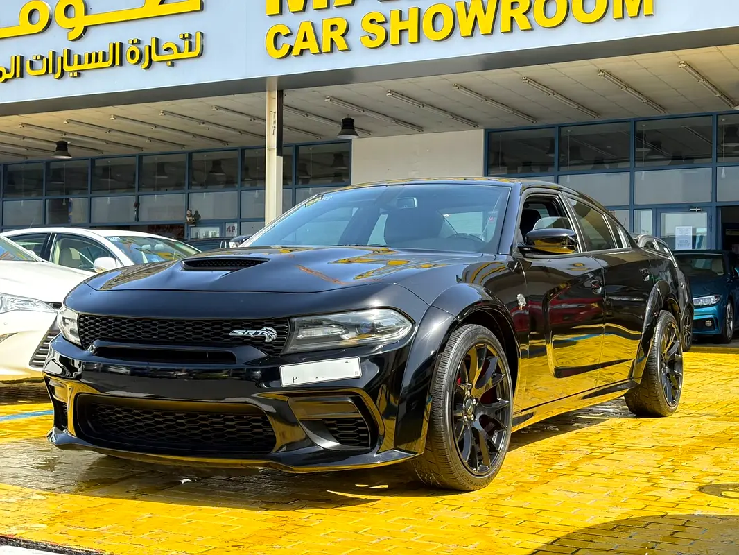Dodge Charger 2020 — photo 1 of 15