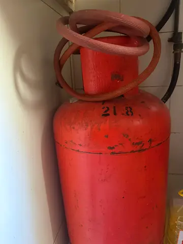 Gas cylinder approx 30% full and gas stove complimentary (negotiable)