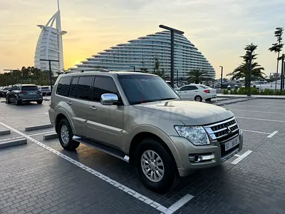 2015 Mitsubishi pajero GLS 3.5 GCC Expat owned no accidents only 136,000 kms 5 door 7 seats