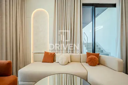 Upscale Living | Smart Home | 12 Cheques Available