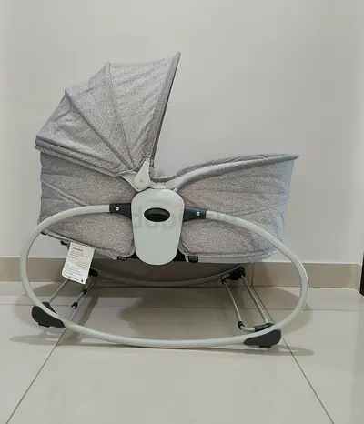Grey Baby Rocker Bassinet / Portable Cradle in Very Good Condition