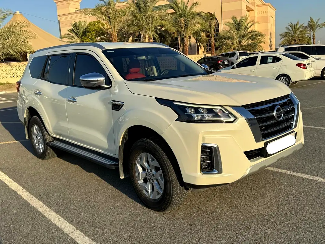 Nissan Xterra 2023 — photo 1 of 13