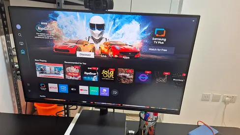 27 Samsung Smart Monitor with TV Apps S27BM500E