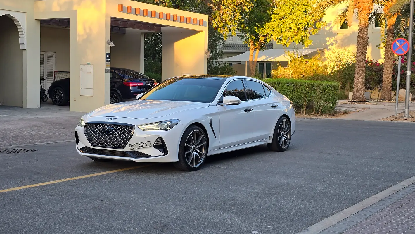 Genesis G70 2018 — photo 1 of 16
