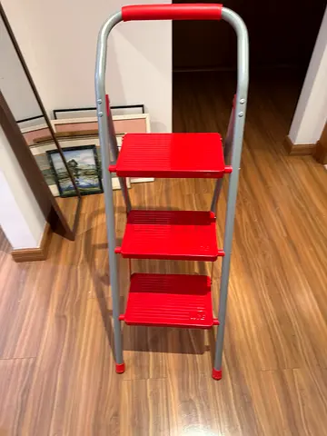 Compact 3-step Folding Step Ladder - Red/Aluminium, Good Condition