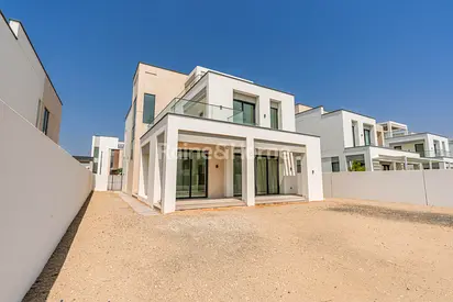 Big Plot | Parkside Villa | Near Clubhouse-Pool