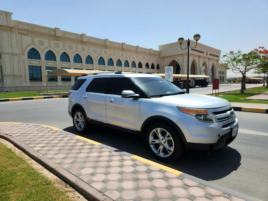 Ford Explorer 2013 — photo 1 of 14