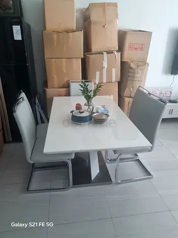 White Modern Dining Table with 6 Chairs - Good Condition