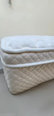 Pan home Pocket Spring- Five Zone Latex top King Size Mattress (Excellent Condition) Quilted Top
