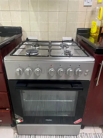 Haier 4-Burner Gas Cooker with Oven - Good Working Condition