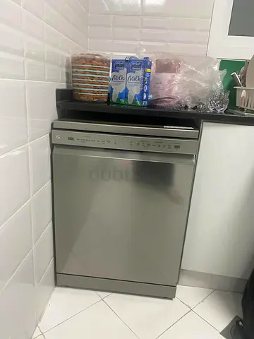 Stainless Steel Freestanding Dishwasher - excellent Working Condition